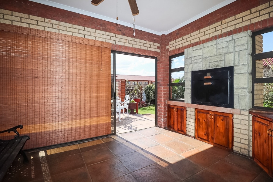To Let 3 Bedroom Property for Rent in Flamwood North West
